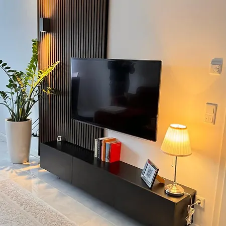 Relaxdays-apartments 2 Garten Und Pool- Mitbenutzung, Kostenloser Parkplatz, Kontaktloser Checkin, Wifi Mit Smarttv * Gutersloh