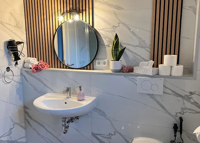 Appartamento Relaxdays-apartments 2 Garten Und Pool- Mitbenutzung, Kostenloser Parkplatz, Kontaktloser Checkin, Wifi Mit Smarttv