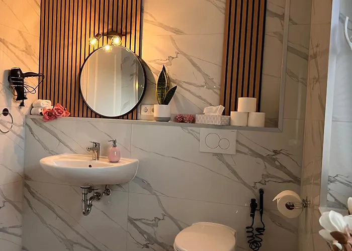 Relaxdays-apartments 2 Garten Und Pool- Mitbenutzung, Kostenloser Parkplatz, Kontaktloser Checkin, Wifi Mit Smarttv * Gütersloh